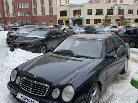 Mercedes-Benz E 320 2000 года за 4 100 000 тг. в Астана – фото 7