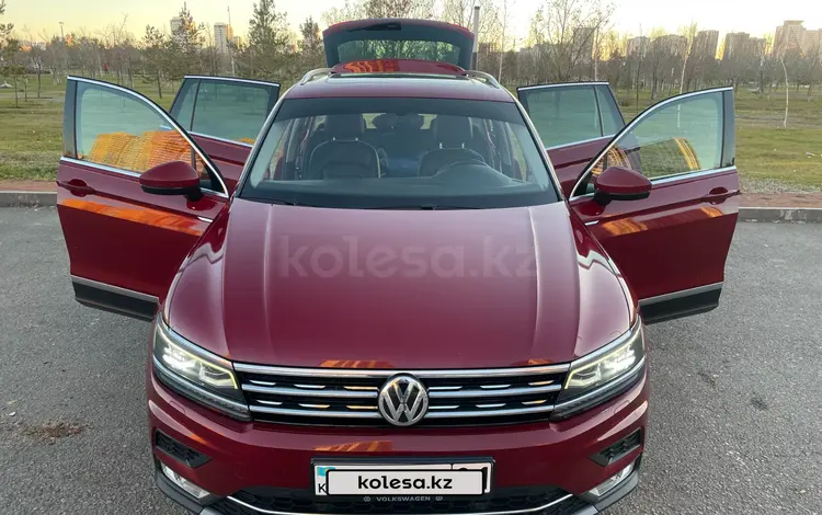 Volkswagen Tiguan 2018 года за 13 500 000 тг. в Астана