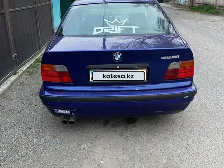 BMW 323 1992 года за 1 200 000 тг. в Алматы – фото 4