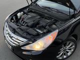 Hyundai Sonata 2011 годаfor4 200 000 тг. в Атырау – фото 2