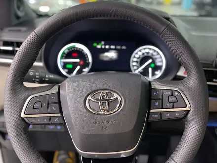 Toyota Sienna 2022 года за 19 900 000 тг. в Алматы – фото 10