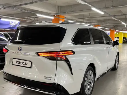 Toyota Sienna 2022 года за 19 900 000 тг. в Алматы – фото 25