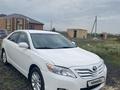 Toyota Camry 2011 года за 7 100 000 тг. в Актобе – фото 2