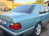 Mercedes-Benz E 280 1990 года за 2 900 000 тг. в Шымкент – фото 2