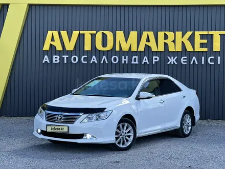Toyota Camry 2013 года за 8 900 000 тг. в Актобе