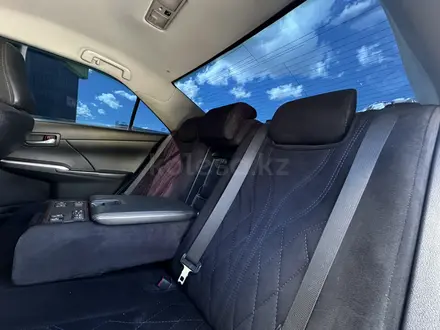 Toyota Camry 2013 года за 8 900 000 тг. в Актобе – фото 11