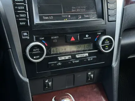 Toyota Camry 2013 года за 8 900 000 тг. в Актобе – фото 25
