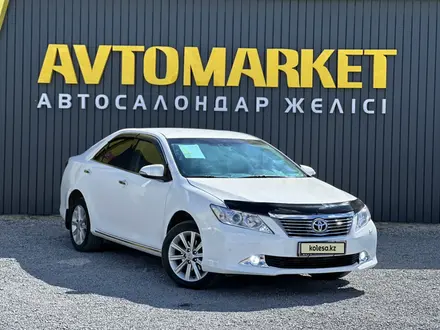 Toyota Camry 2013 года за 8 900 000 тг. в Актобе – фото 2