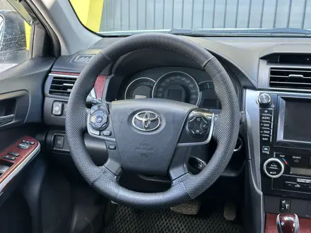 Toyota Camry 2013 года за 8 900 000 тг. в Актобе – фото 8
