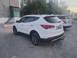 Hyundai Santa Fe 2016 годаүшін8 700 000 тг. в Семей – фото 3