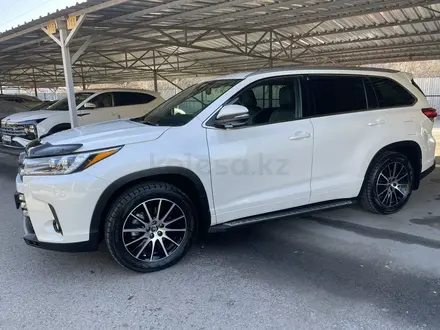 Toyota Highlander 2019 года за 23 500 000 тг. в Алматы – фото 12