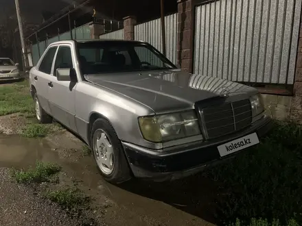 Mercedes-Benz E 200 1992 года за 950 000 тг. в Алматы