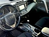 Toyota RAV4 2015 года за 11 200 000 тг. в Караганда – фото 3