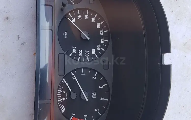Щиток приборов на BMW E39 за 38 000 тг. в Шымкент