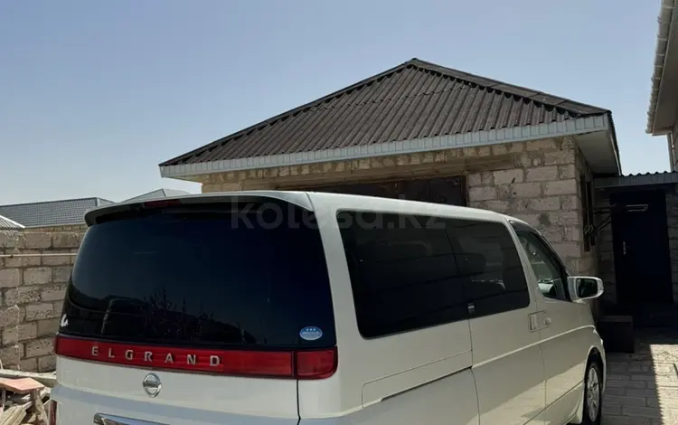 Nissan Elgrand 2004 годаүшін4 200 000 тг. в Актау