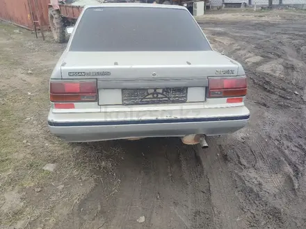 Nissan Bluebird 1989 года за 300 000 тг. в Сарыозек – фото 4