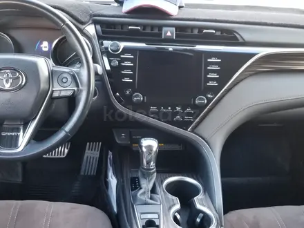 Toyota Camry 2019 года за 13 600 000 тг. в Атырау – фото 7