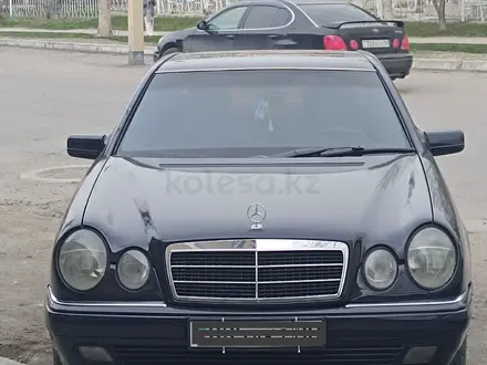 Mercedes-Benz E 230 1996 года за 2 900 000 тг. в Тараз