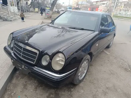 Mercedes-Benz E 230 1996 года за 2 900 000 тг. в Тараз – фото 2