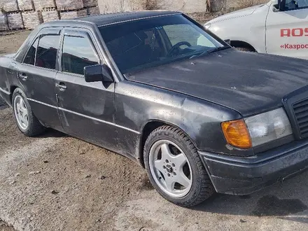Mercedes-Benz E 200 1992 года за 1 400 000 тг. в Павлодар