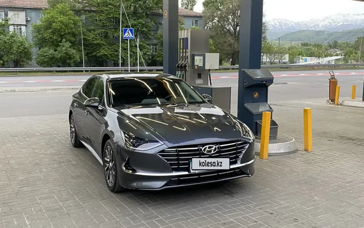 Hyundai Sonata 2022 года за 13 500 000 тг. в Алматы
