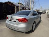 Volkswagen Passat 2014 года за 6 900 000 тг. в Алматы – фото 4