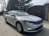 Volkswagen Passat 2014 года за 6 900 000 тг. в Алматы – фото 2