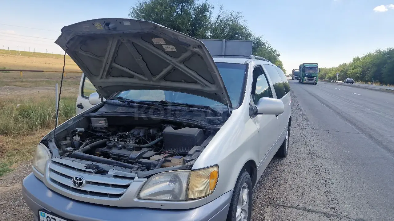 Toyota Sienna, 2002