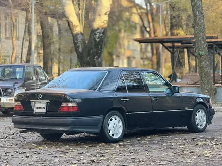 Mercedes-Benz E 280 1995 года за 2 000 000 тг. в Алматы