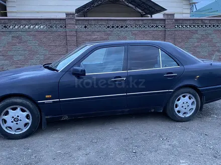 Mercedes-Benz C 200 1994 года за 1 850 000 тг. в Астана – фото 6