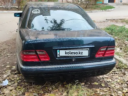 Mercedes-Benz E 230 1997 года за 2 750 000 тг. в Уральск – фото 22