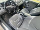 Hyundai Elantra 2015 года за 3 800 000 тг. в Актобе – фото 2