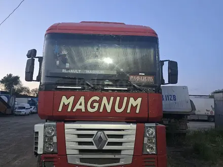 Renault  Magnum 2003 года за 12 000 000 тг. в Астана