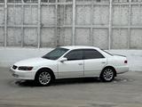 Toyota Camry 2000 годаүшін4 300 000 тг. в Тараз – фото 2