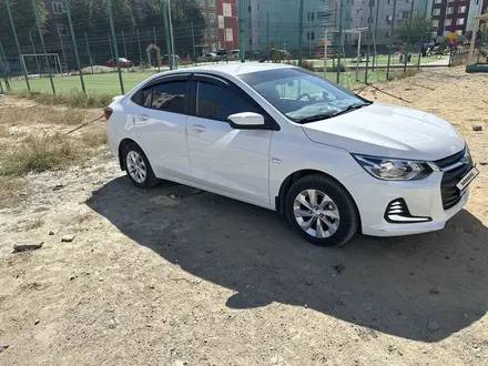 Chevrolet Onix 2023 года за 6 800 000 тг. в Сатпаев – фото 3