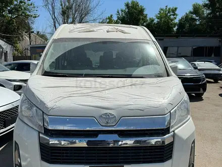 Toyota Hiace 2024 года за 28 500 000 тг. в Алматы