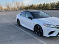 Toyota Camry 2019 года за 12 700 000 тг. в Астана – фото 2