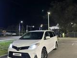 Toyota Sienna 2020 года за 20 000 000 тг. в Алматы