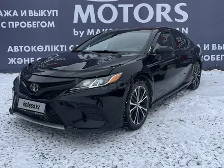 Toyota Camry 2019 года за 12 800 000 тг. в Актобе