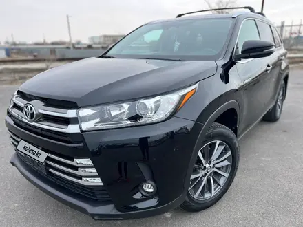 Toyota Highlander 2015 года за 12 300 000 тг. в Актау