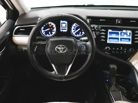 Toyota Camry 2020 года за 11 500 000 тг. в Алматы – фото 20