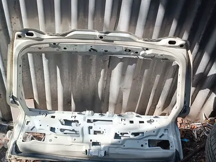 Крышка багажника на BMW X5 E 70 за 25 000 тг. в Алматы – фото 9