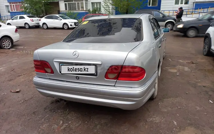 Mercedes-Benz E 200 1995 года за 1 350 000 тг. в Алматы