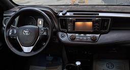 Toyota RAV4 2018 года за 11 700 000 тг. в Уральск – фото 2