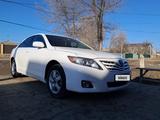 Toyota Camry 2010 года за 6 200 000 тг. в Атырау – фото 2