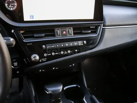 Lexus ES 250 2023 года за 24 000 000 тг. в Алматы – фото 14