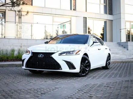 Lexus ES 250 2023 года за 24 000 000 тг. в Алматы