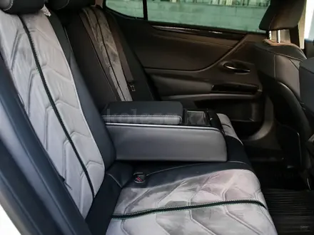 Lexus ES 250 2023 года за 24 000 000 тг. в Алматы – фото 20