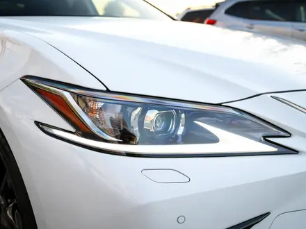 Lexus ES 250 2023 года за 24 000 000 тг. в Алматы – фото 4
