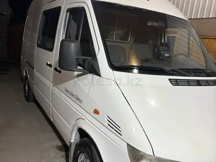 Mercedes-Benz Sprinter 2000 года за 7 000 000 тг. в Алматы – фото 3